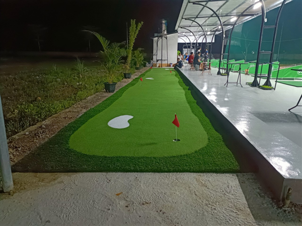 Sân green tại sân Tập Golf Phú Thọ