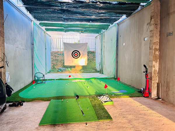 Sân golf green Qunag Bình